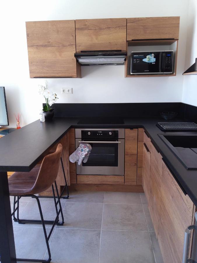 Romytt Suite Saint-Quentin-la-Poterie Exterior foto